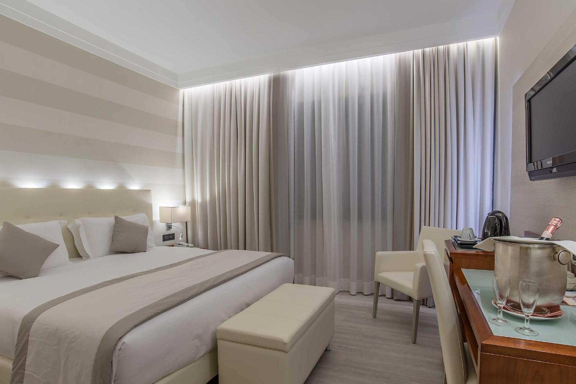 Superior Double or Twin Room,546126807:JPEG