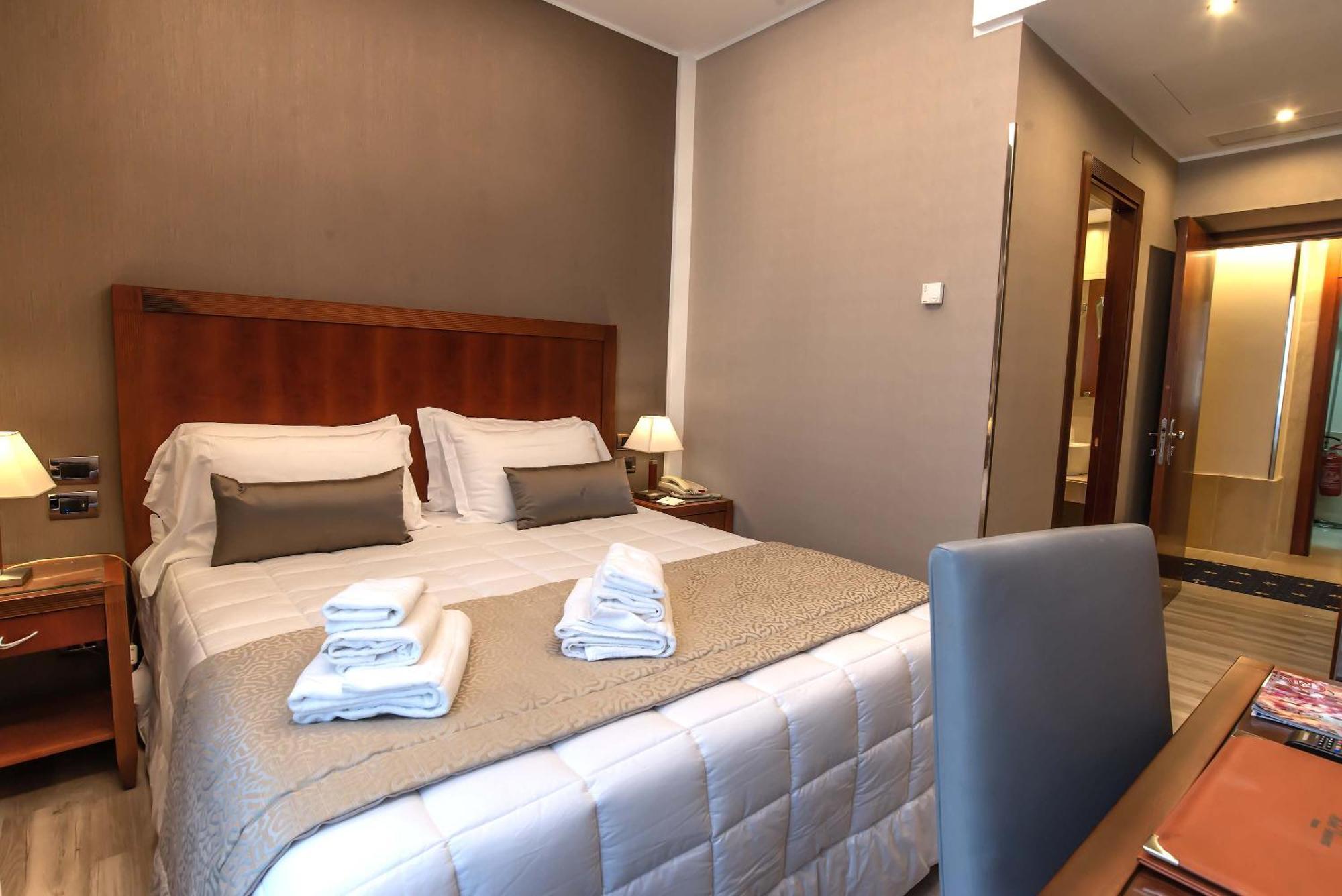 Classic Double or Twin Room,1580351625:JPEG