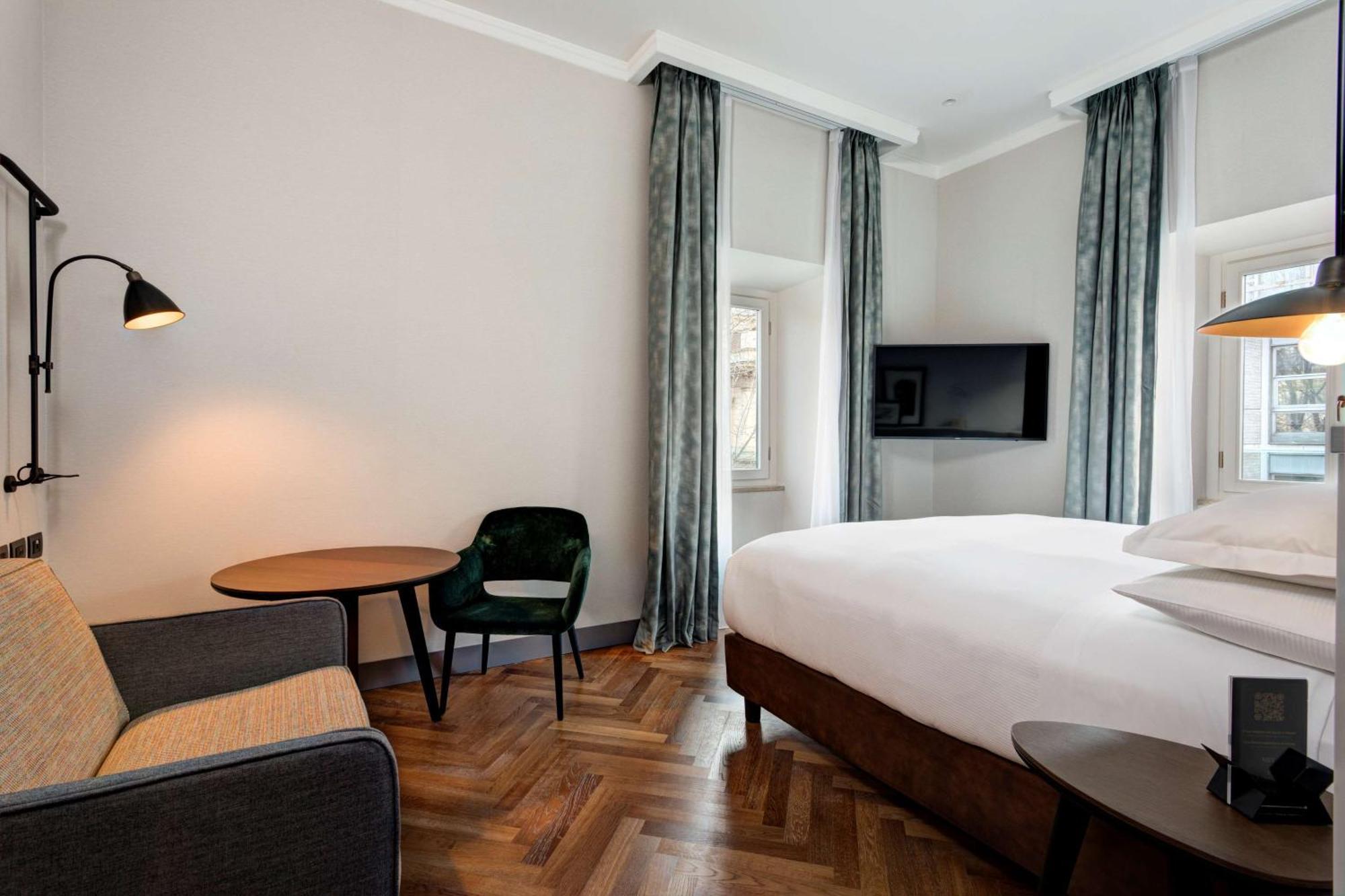 King Room Mobility Access