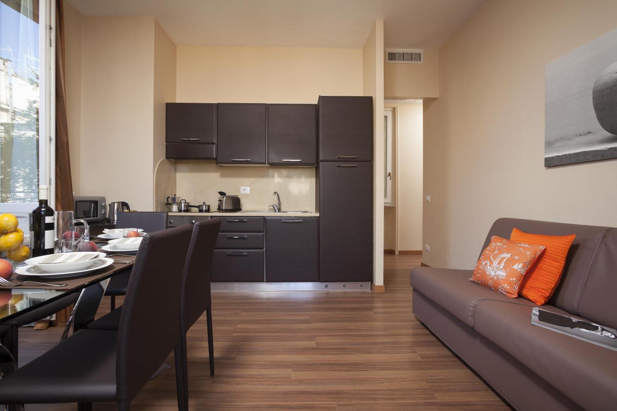 Apartamento Superior com 2 Quartos e Terraço