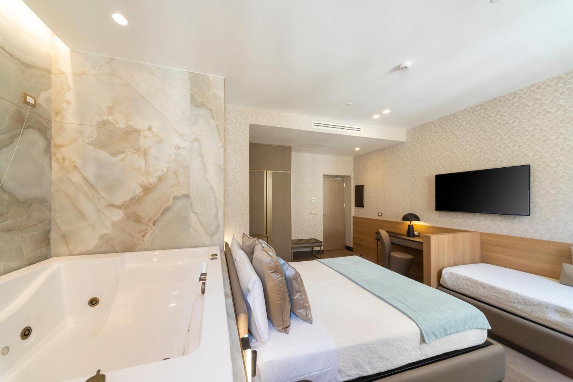 Exclusive Suite Spa Bath
