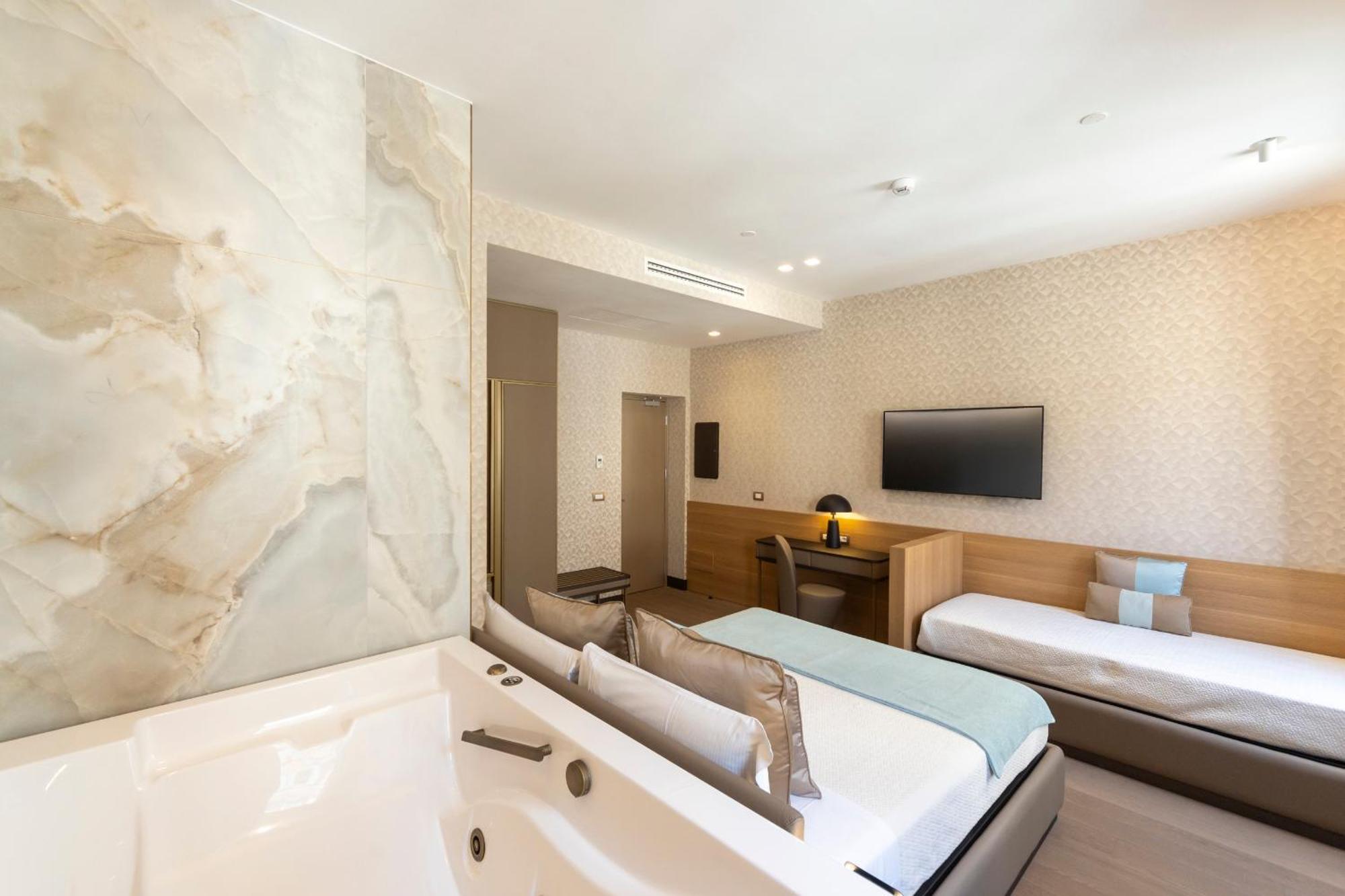 Exclusive Suite Spa Bath
