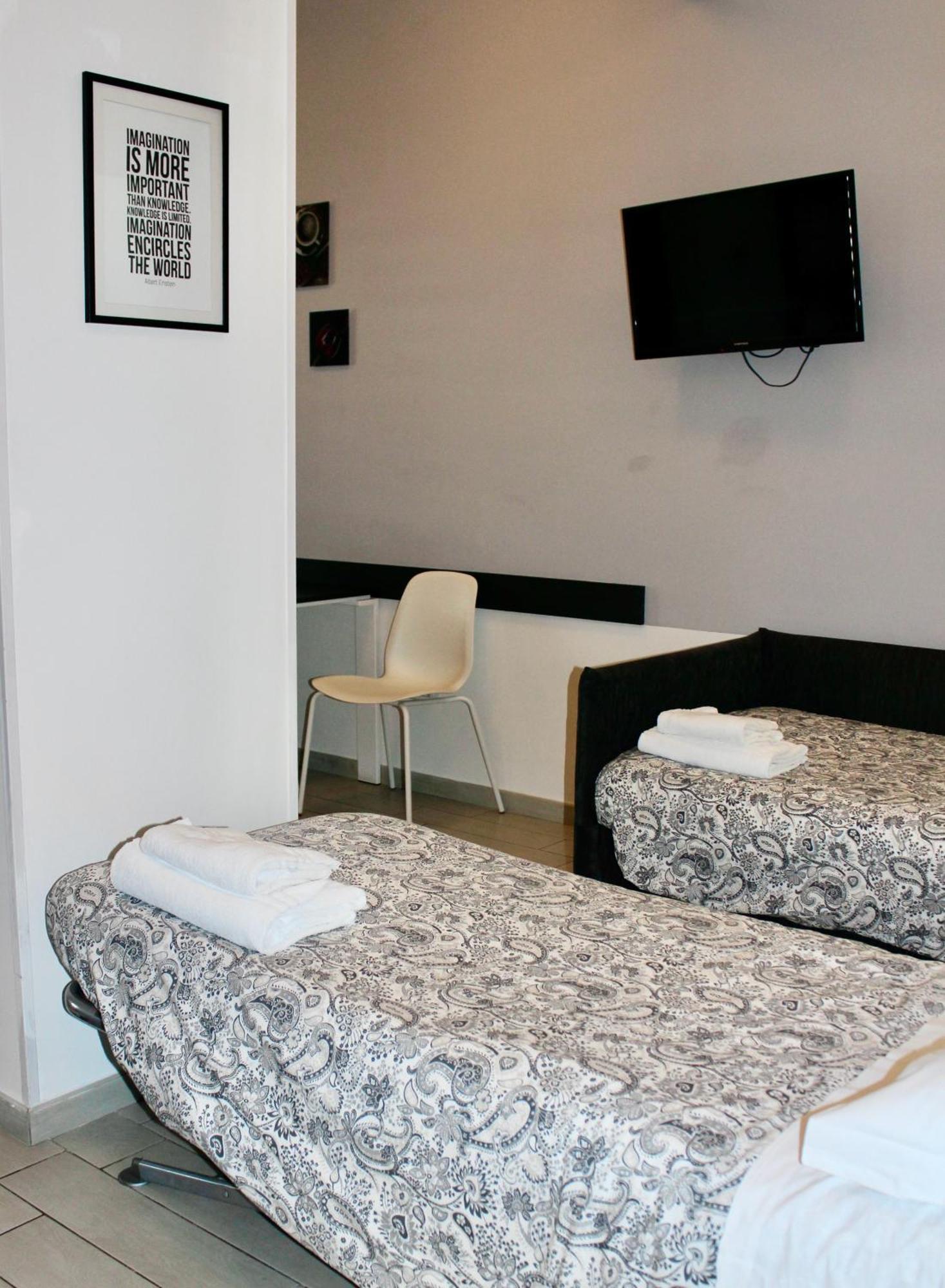 Deluxe One-Bedroom Apartment