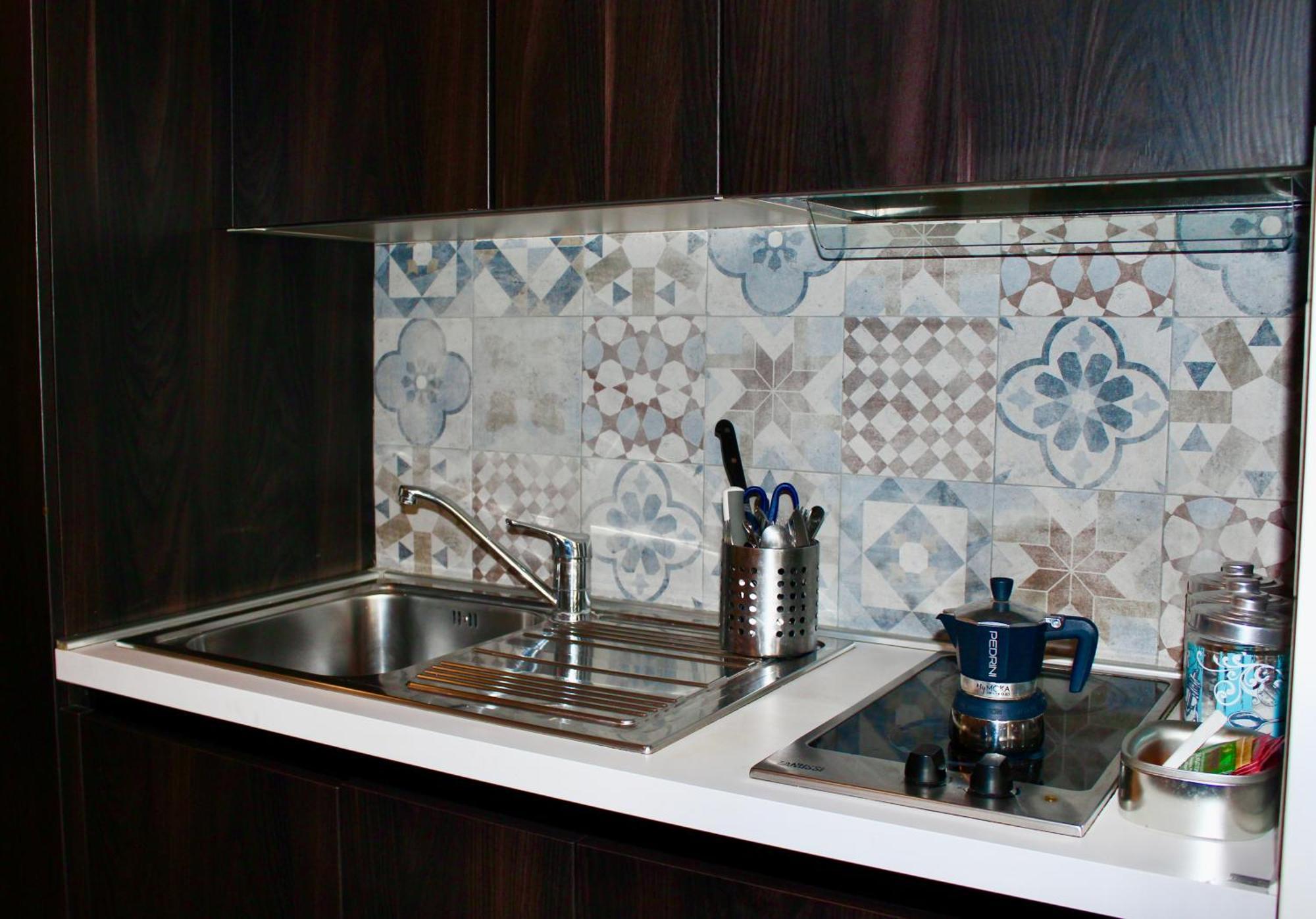 Deluxe One-Bedroom Apartment