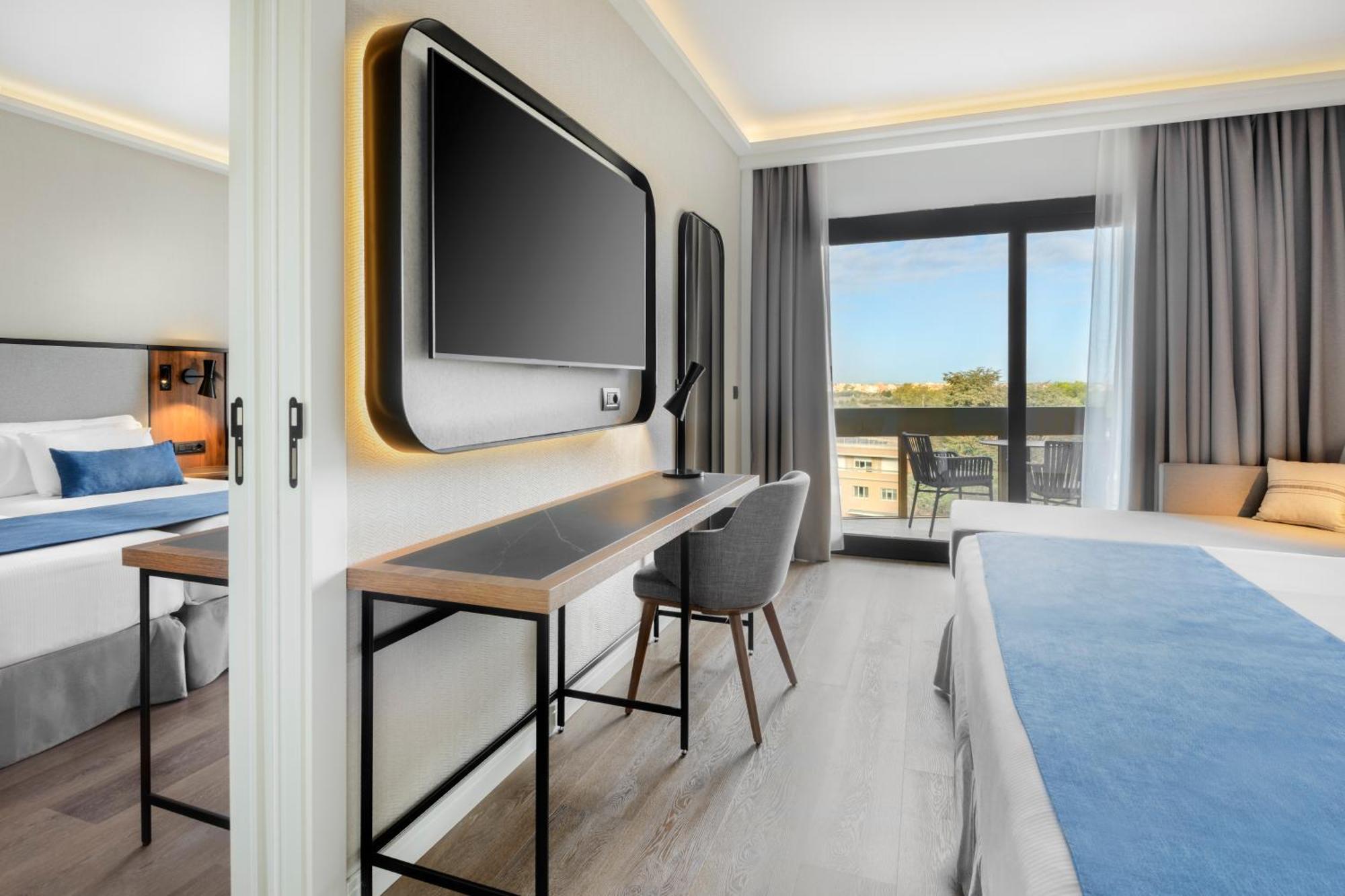 Family Room,1743662747:JPEG