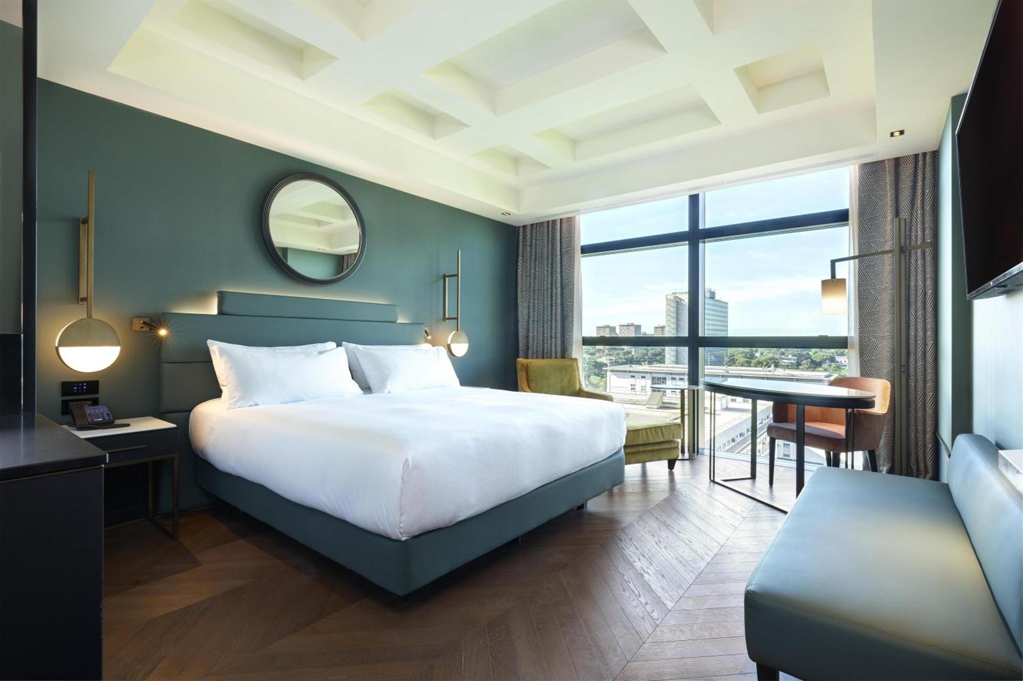 Deluxe King Room High Floor
