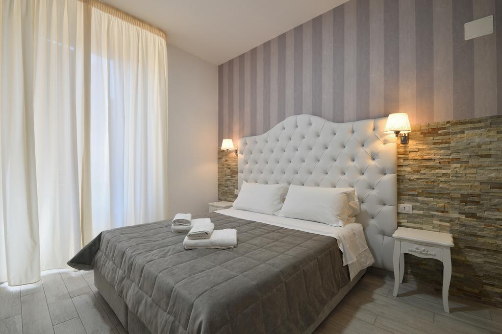 Large Double or Twin Room