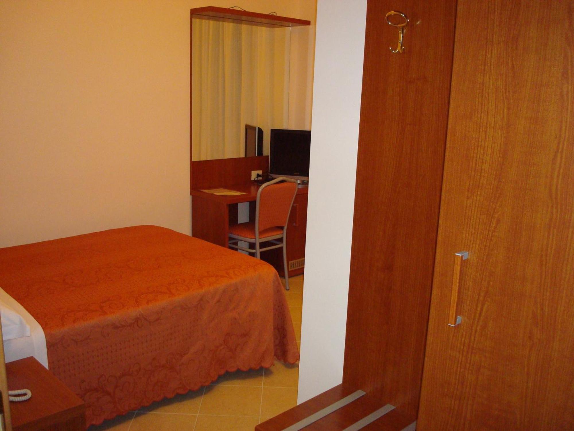 Quarto Duplo (1 Adulto)