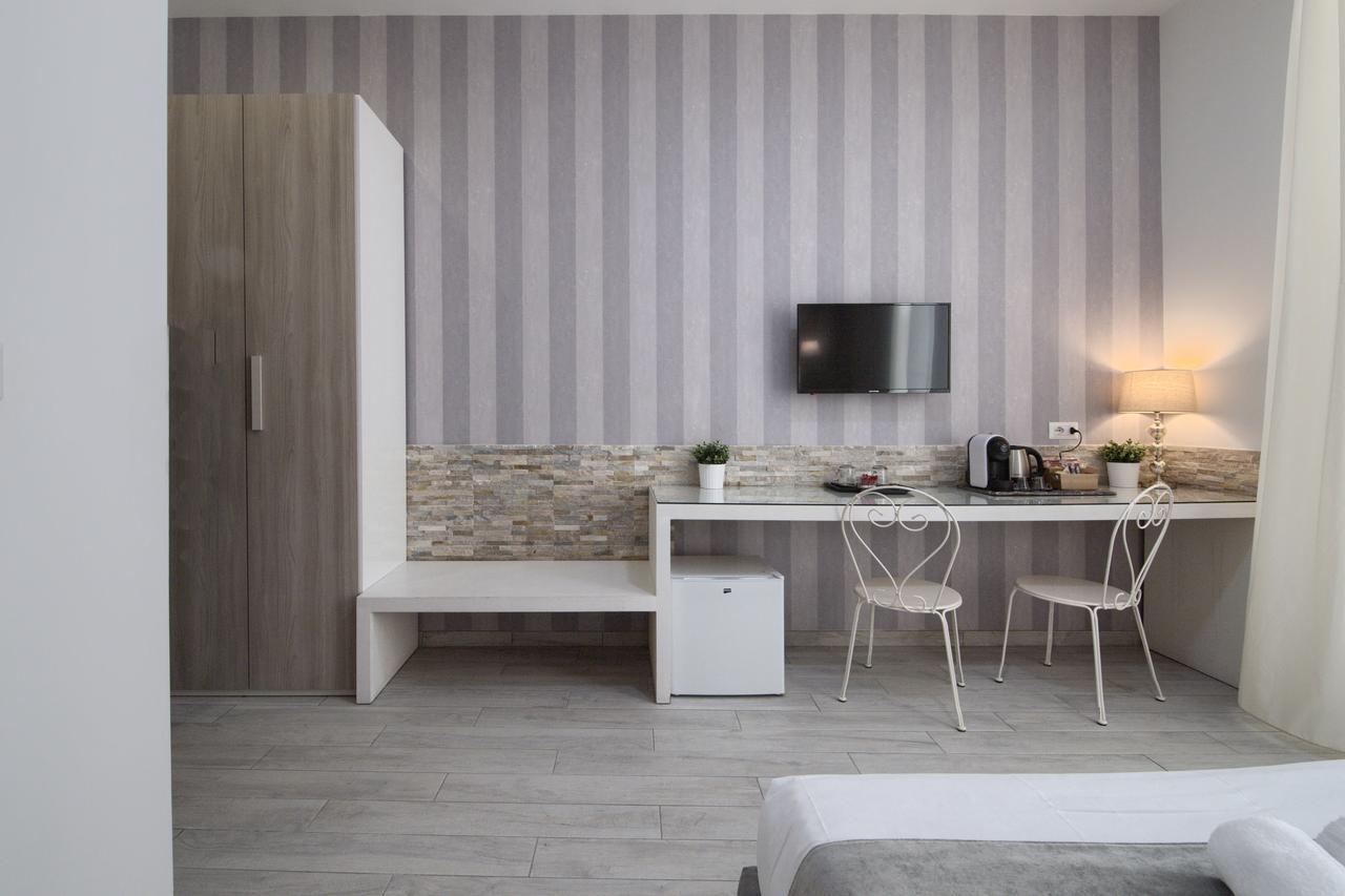Large Double or Twin Room