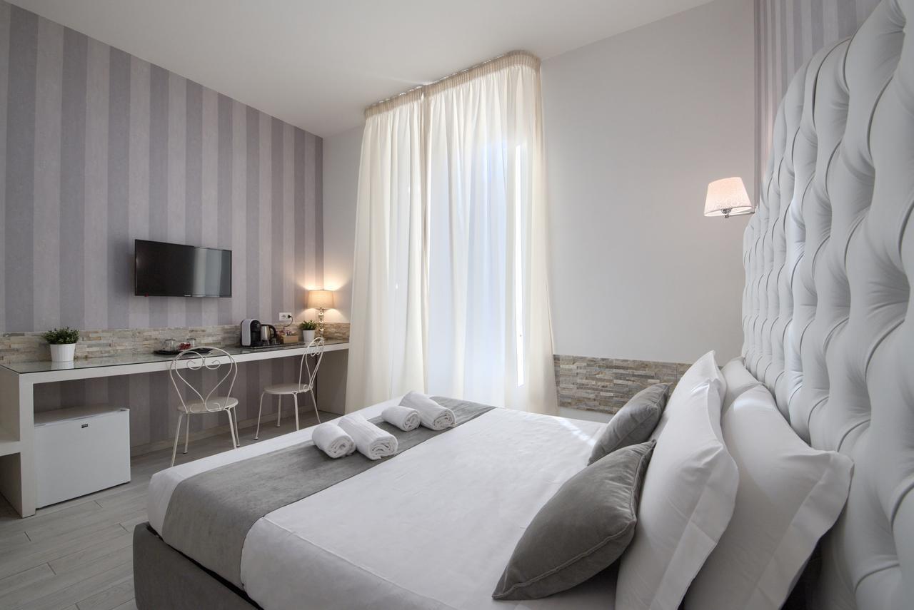Large Double or Twin Room