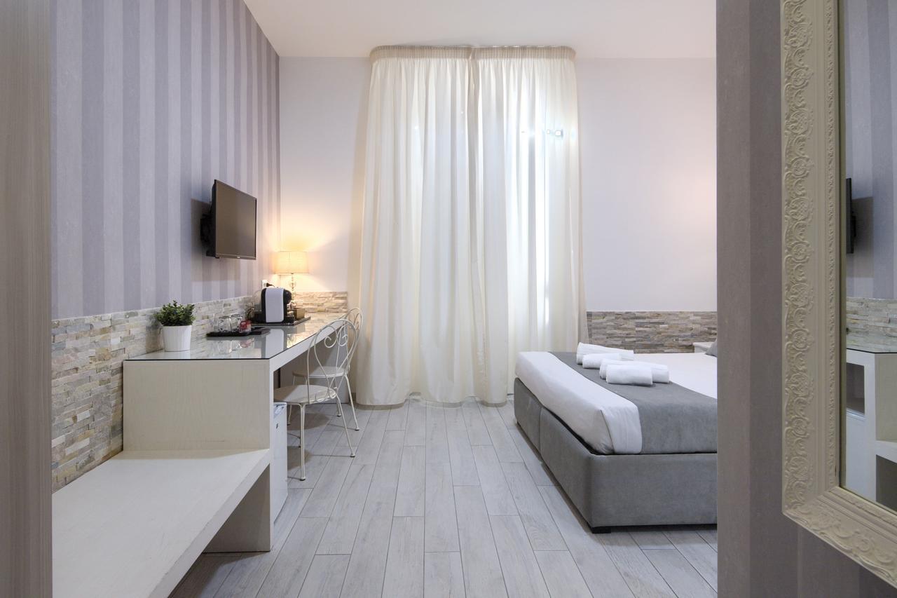 Large Double or Twin Room