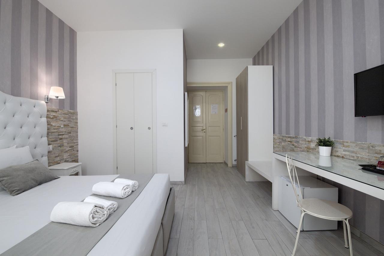 Large Double or Twin Room