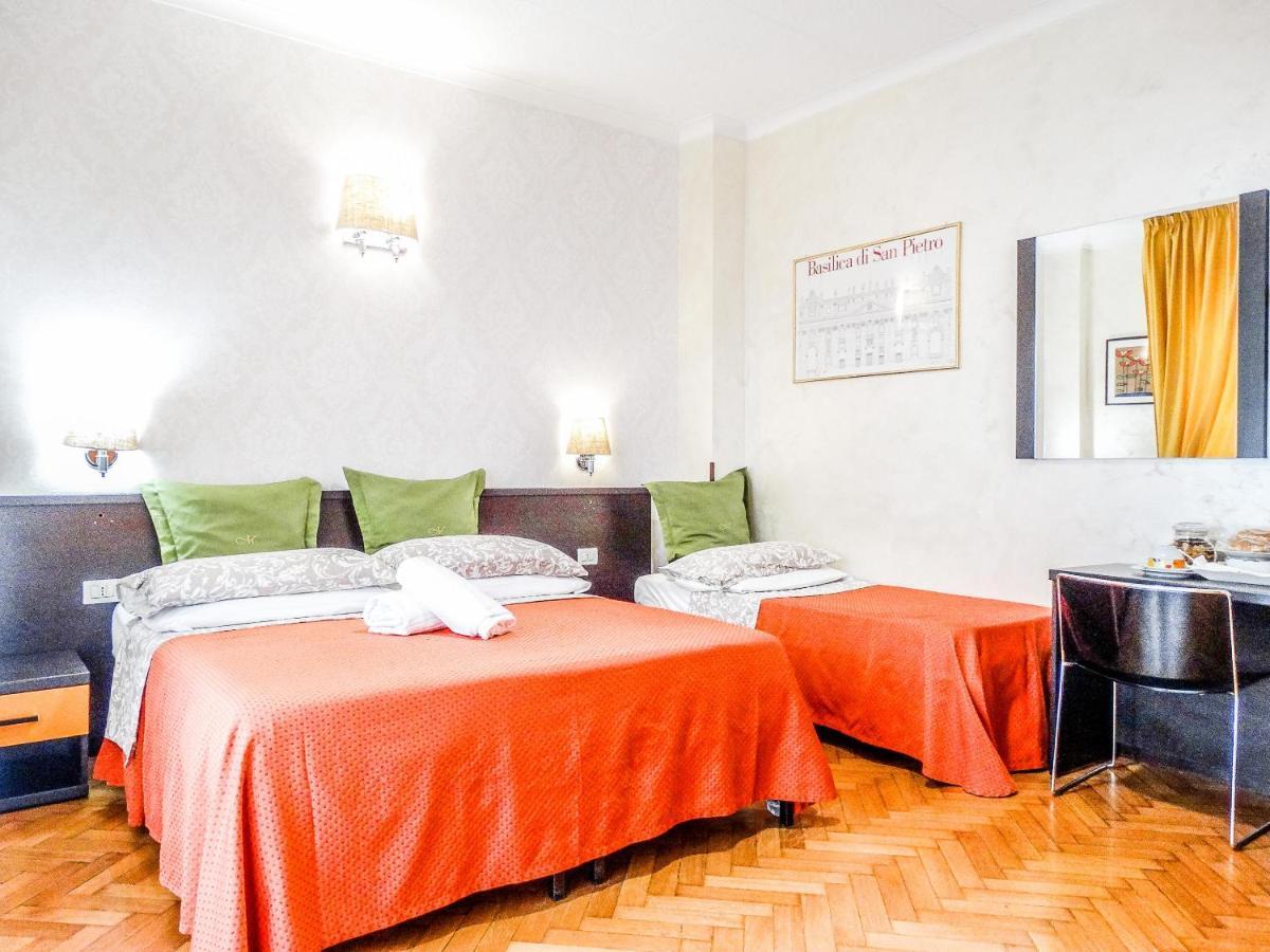 Quarto Triplo com Varanda