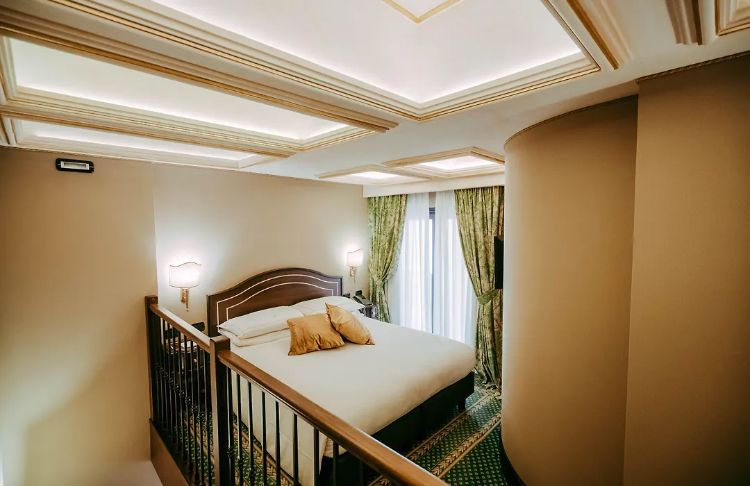 River Palace Hotel-1