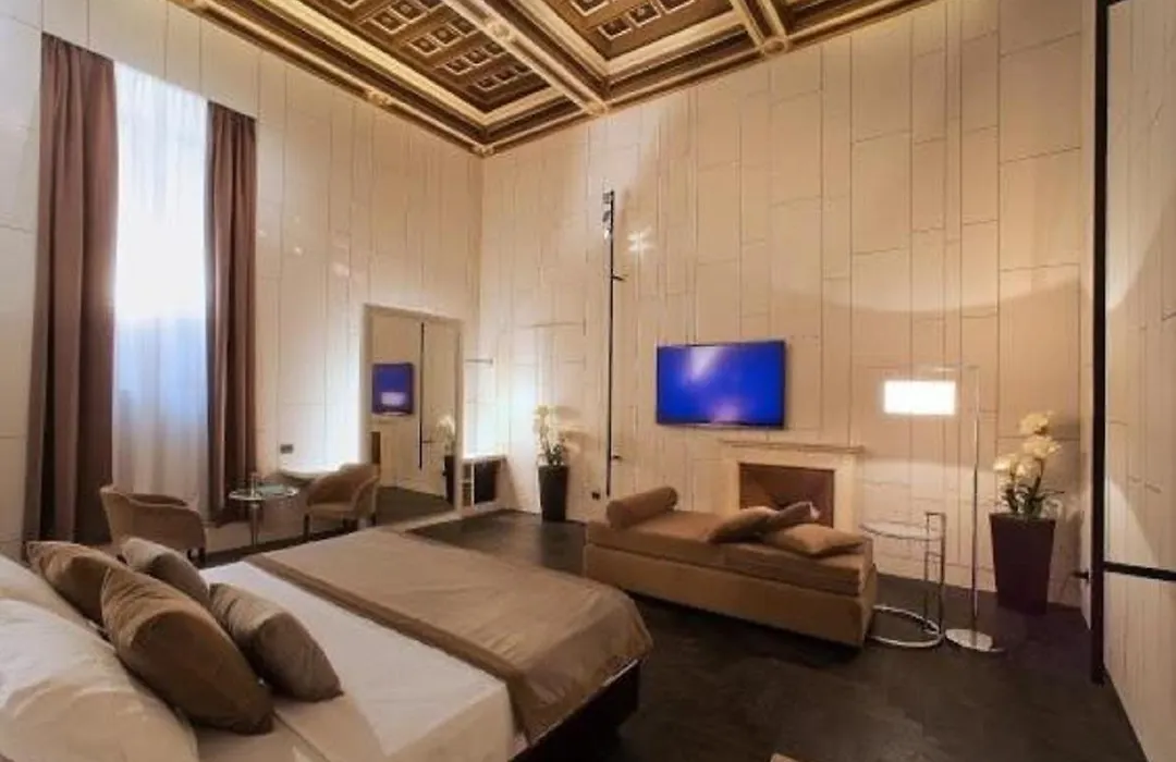 Piazza Del Gesu' Luxury Suites-1