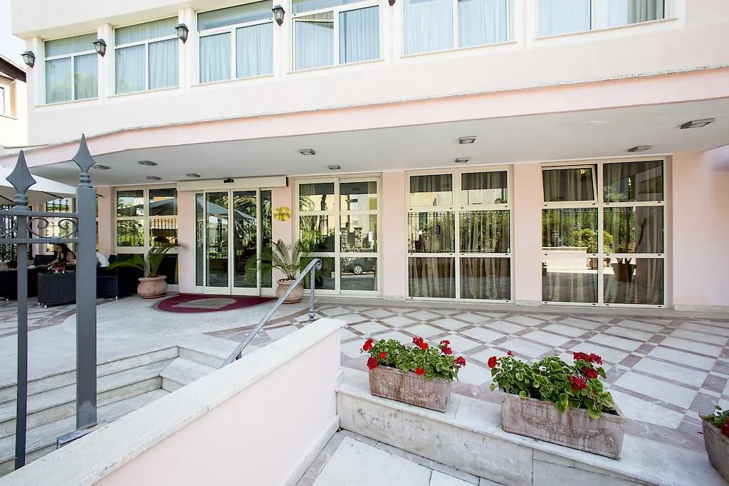 Sunrise Hotel-1