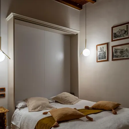 Condotti Rooms-3
