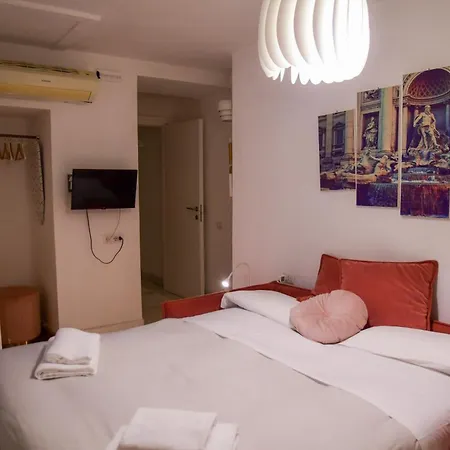 Domus Massimiliani Guesthouse-3