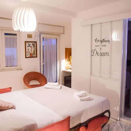 Domus Massimiliani Guesthouse-2