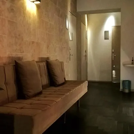 Piazza Del Gesu' Luxury Suites-3